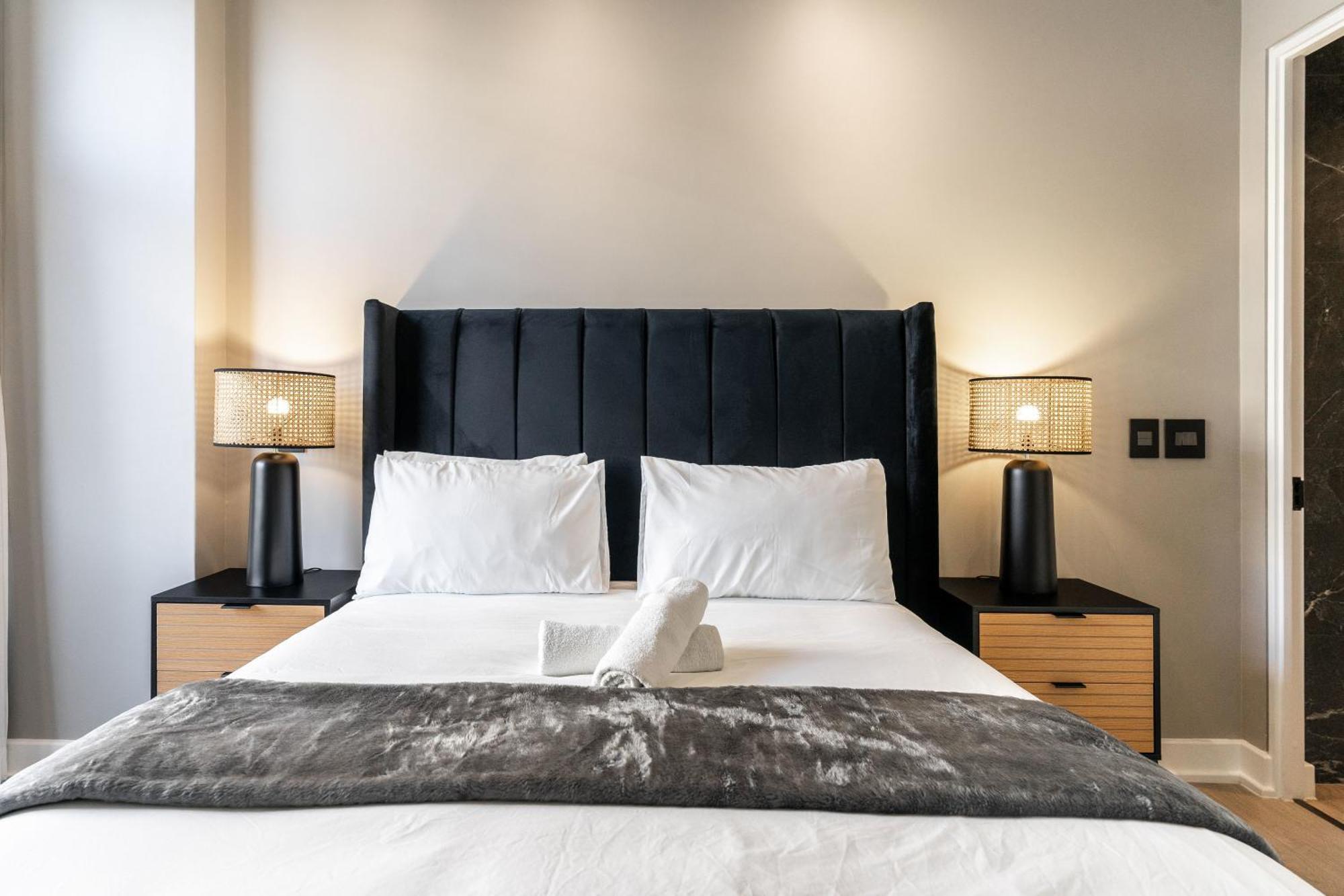 The Signature G16 - Lux 2 Bedroom Aprt In De Waterkant *