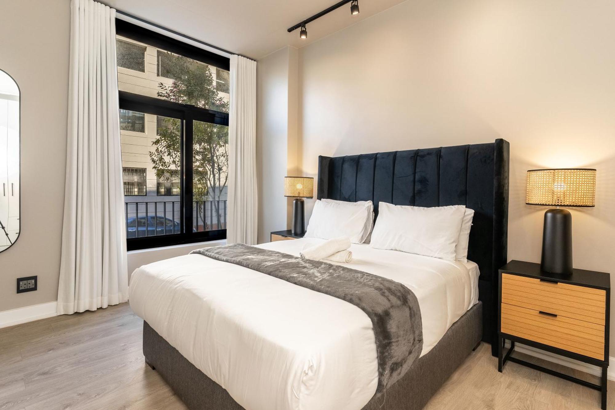 The Signature G16 - Lux 2 Bedroom Aprt In De Waterkant *